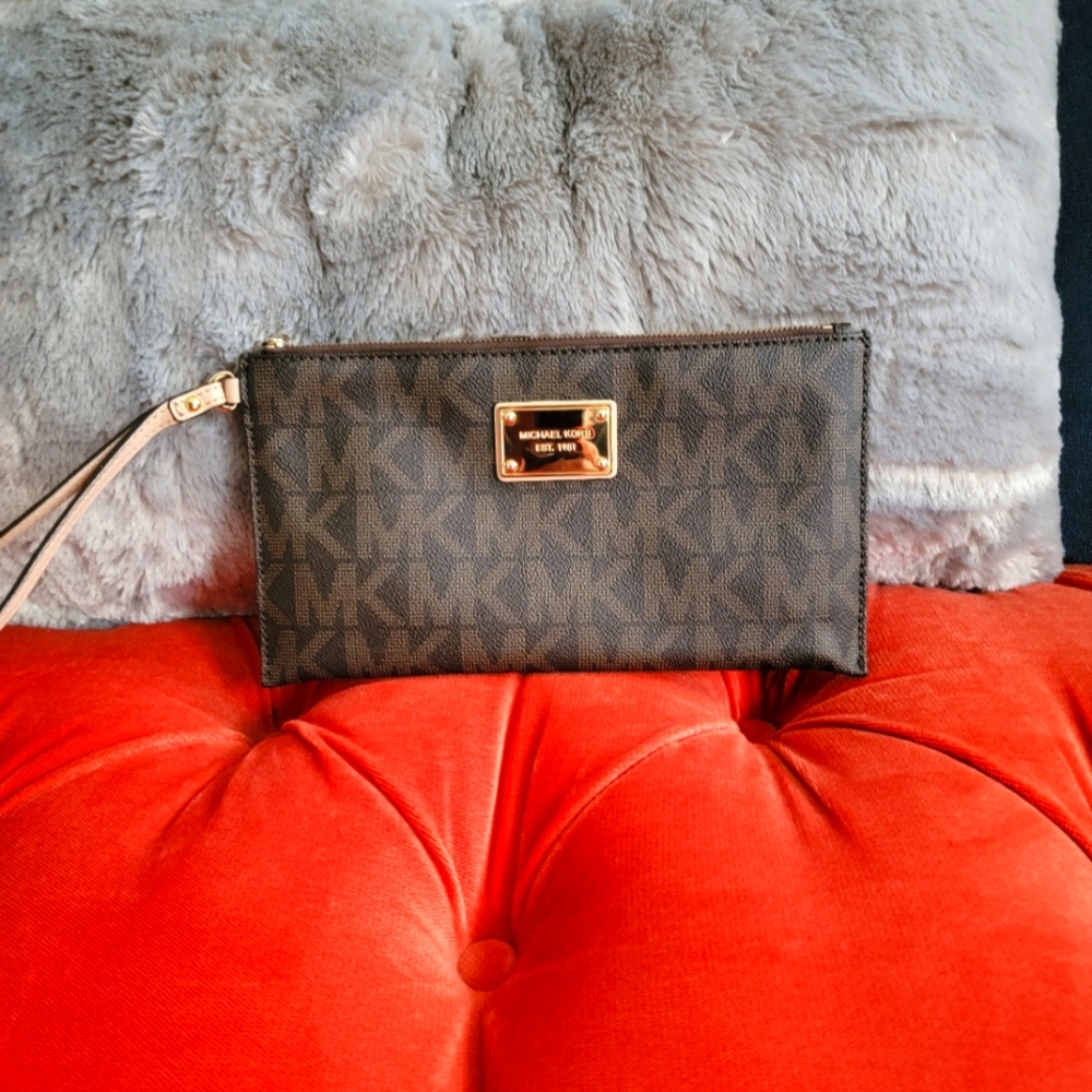 Michael Kors Signature wallet/clutch